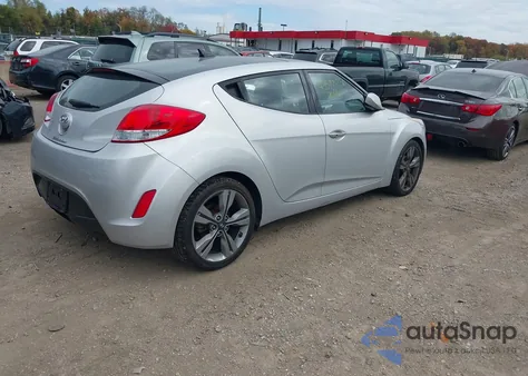 2017 Hyundai Veloster Value Edition z USA, uszkodzony, nr VIN KMHTC6AD7HU324264
